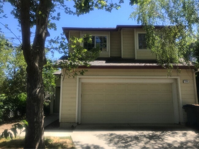 property at 1291 Farragut Cir