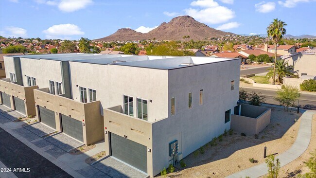 2122 E Voltaire Ave in Phoenix, AZ - Building Photo - Building Photo