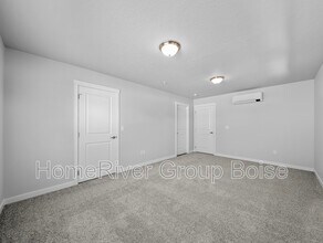 857 E Travel Ln in Kuna, ID - Building Photo - Building Photo