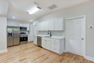 2109 E 36th St in Savannah, GA - Building Photo - Building Photo