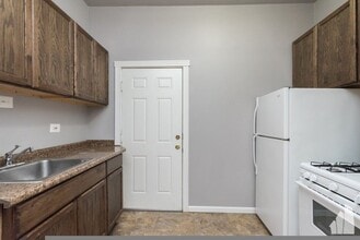 4255 W Addison St in Chicago, IL - Building Photo - Building Photo