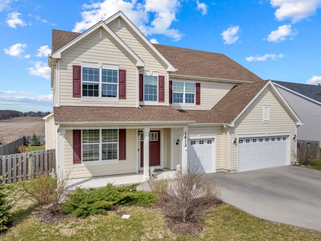 1812 Empress Dr in Elgin, IL - Building Photo - Building Photo