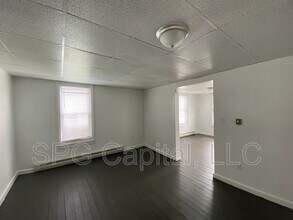 112 N York St in Goldsboro, PA - Building Photo - Building Photo