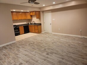 2000 Huntwood Dr, Unit Quiet Garden Apartment in Gambrills, MD - Foto de edificio - Building Photo