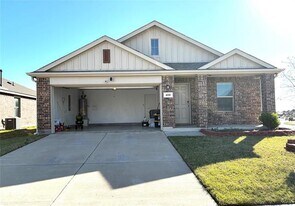 409 Buckeye Ave in Princeton, TX - Building Photo