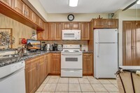 5842 Crystal Shores Dr in Boynton Beach, FL - Building Photo - Building Photo