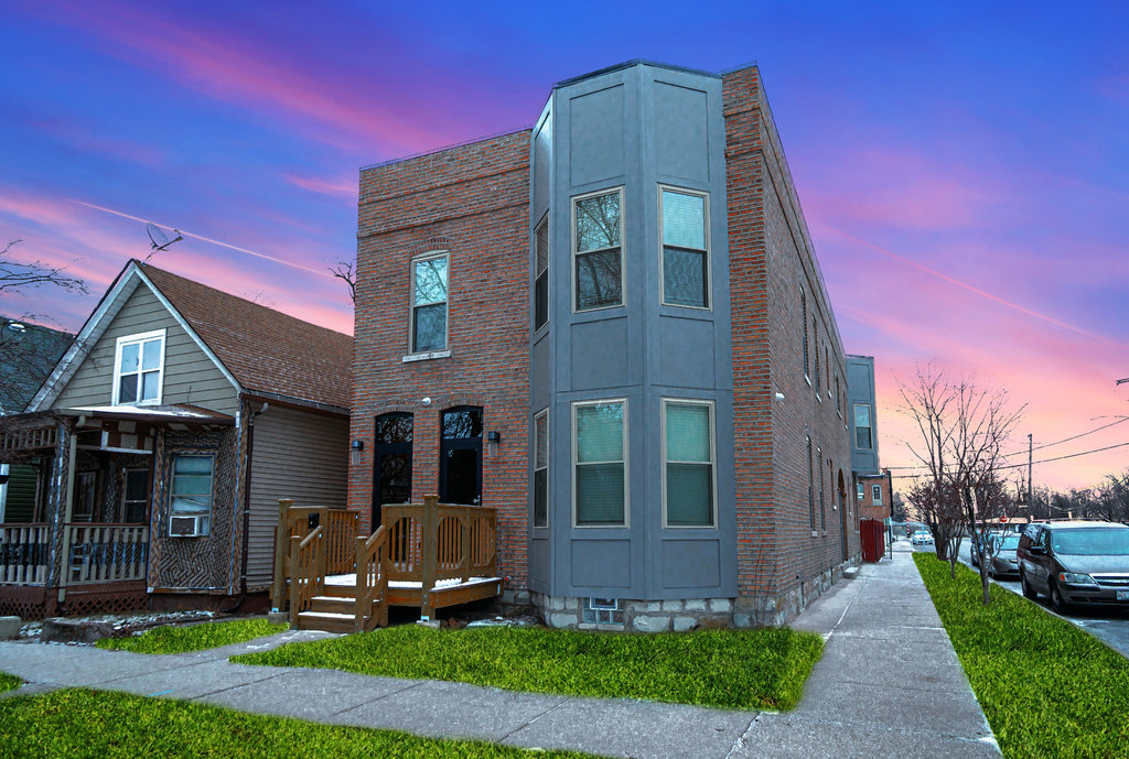 13443 Greenwood Ave in Blue Island, IL - Foto de edificio