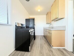 2442 1/2 Pomeroy Ave in Los Angeles, CA - Building Photo - Building Photo