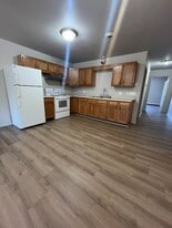 3357 Whitehall Rd in Muskegon, MI - Building Photo