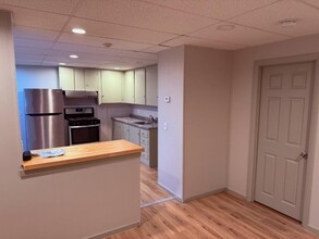 55 Roberts St, Unit 28 in West Warwick, RI - Foto de edificio - Building Photo