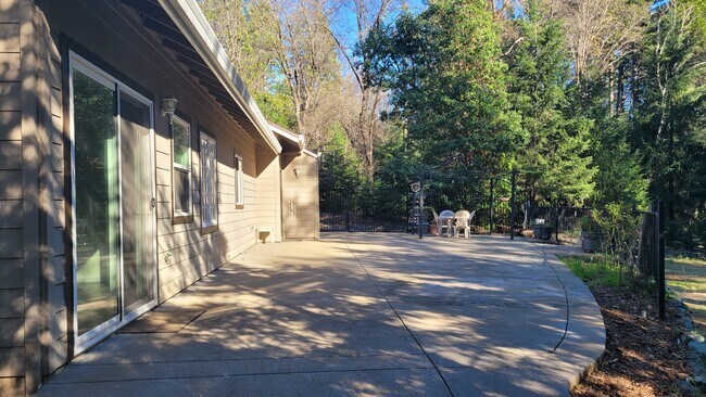 18449 Shasta Dam Way in Nevada City, CA - Building Photo - Building Photo