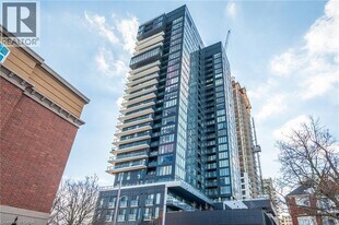 370 Martha St in Burlington, ON - Building Photo