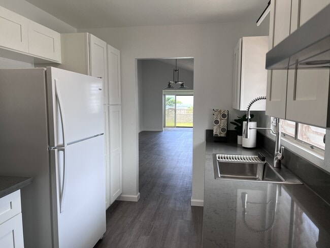 94-693 Kamalo St in Waipahu, HI - Building Photo - Building Photo