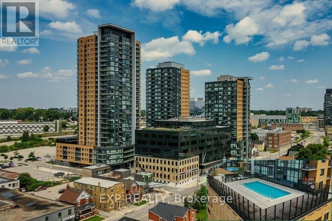 108 Garment St in Kitchener, ON - Building Photo - Building Photo