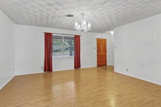 1618 University Dr in Arlington, TX - Building Photo - Building Photo