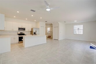 2671 SE 24th Dr in Homestead, FL - Building Photo - Building Photo