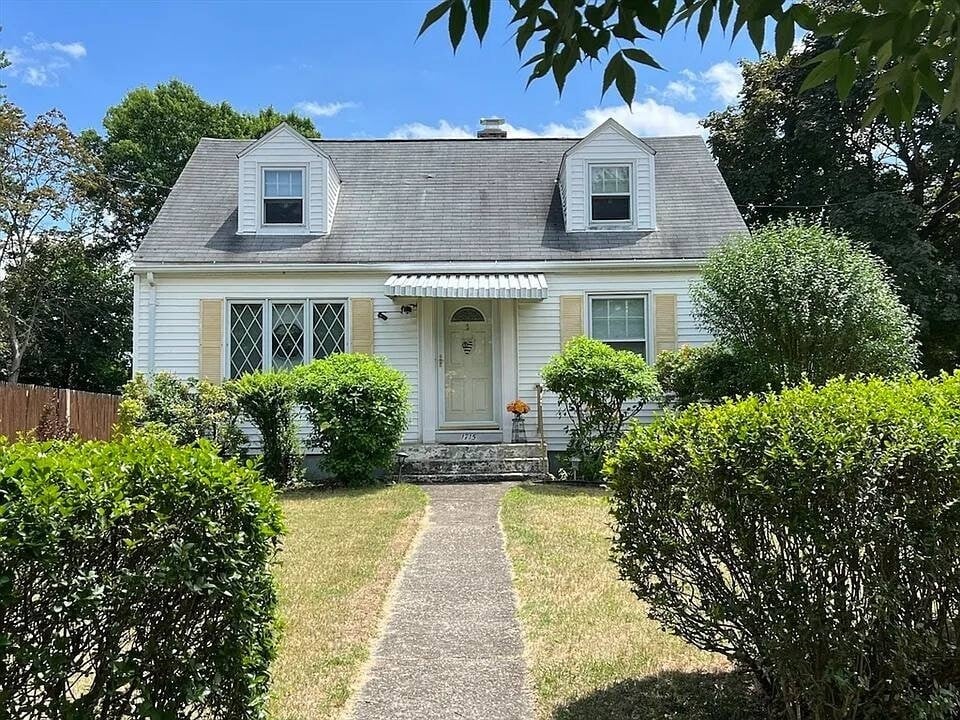 1715 Carew St in Springfield, MA - Building Photo
