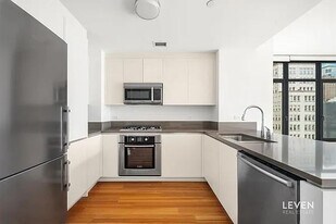 57 Reade St in New York, NY - Building Photo