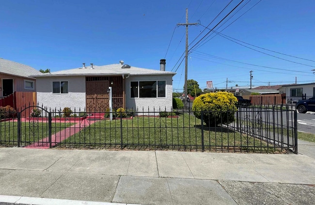 2029 Sutter Ave in San Pablo, CA - Building Photo - Building Photo