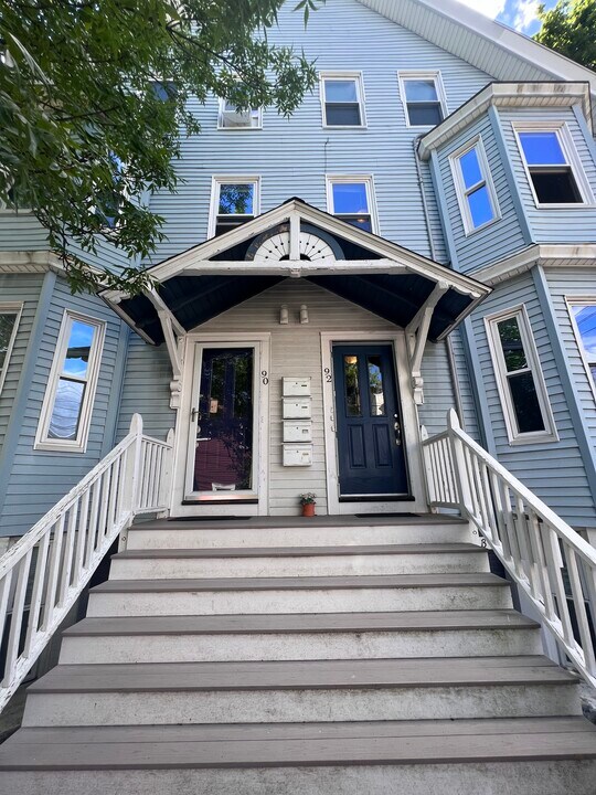 92 Pleasant St, Unit 3 in Cambridge, MA - Building Photo