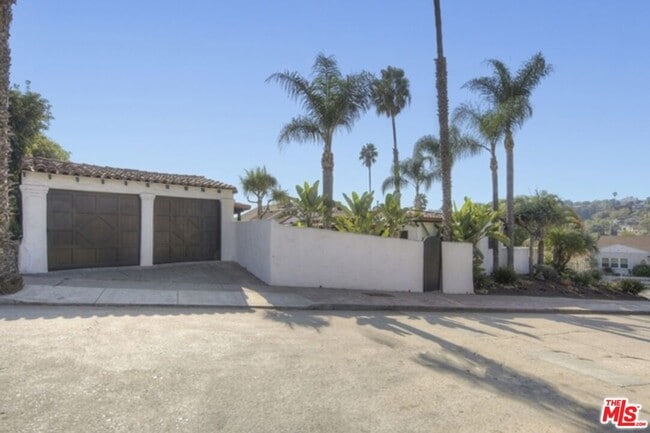 2634 Lakewood Ave N in Los Angeles, CA - Building Photo - Building Photo