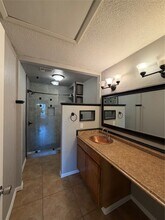 13616 Garden Grove Ct in Houston, TX - Building Photo - Building Photo