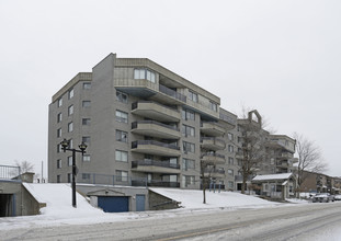 2200 Alice-Nolin in Montréal, QC - Building Photo - Building Photo