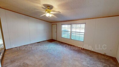 202 Bunker Ct in Fountain Inn, SC - Building Photo - Building Photo