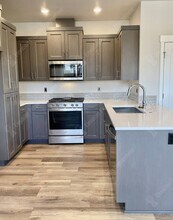 3035 NE Red Jasper Pl in Bend, OR - Building Photo - Building Photo