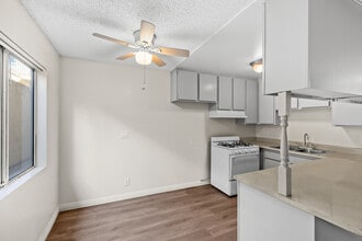 Marlindo Apartments in Burbank, CA - Building Photo - Building Photo