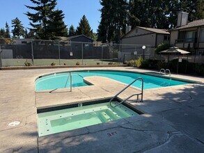 4709 176th St SW in Lynnwood, WA - Building Photo - Building Photo