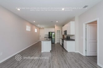 7610 Ashcroft Dr in Zephyrhills, FL - Foto de edificio - Building Photo