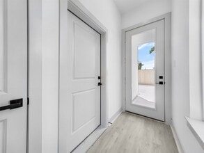 2410 Vaughn St in Houston, TX - Building Photo - Building Photo