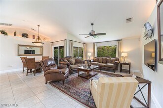 1073 N Alhambra Cir in Naples, FL - Building Photo - Building Photo