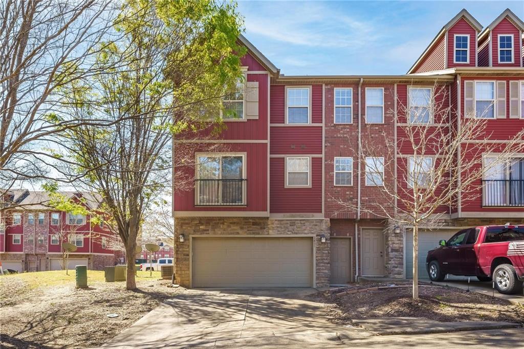 2851 W Redstone Dr in Fayetteville, AR - Building Photo