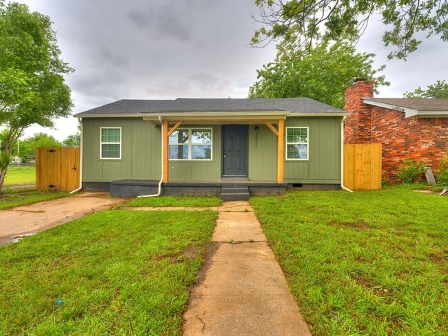 property at 2011 N Bonita Ave