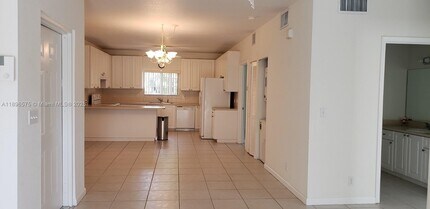 4950 Washington St in Hollywood, FL - Building Photo - Building Photo