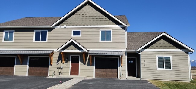 property at 945 N Camas Ln
