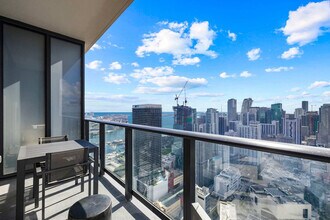 159 NE 6th St in Miami, FL - Foto de edificio - Building Photo