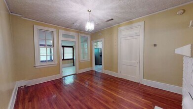 1561 S Court St-Unit -Apt B in Montgomery, AL - Building Photo - Building Photo