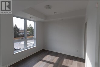 101 Golden Eagle Rd in Waterloo, ON - Building Photo - Building Photo