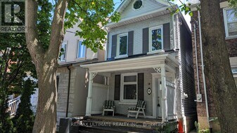 91 Edwin Ave in Toronto, ON - Building Photo