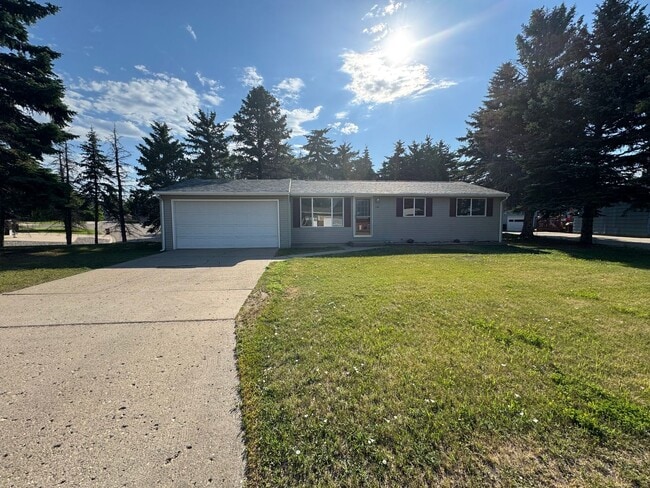 1130 6th St NE in Minot, ND - Building Photo - Building Photo