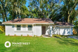 7 S Lake Pleasant Rd in Apopka, FL - Building Photo