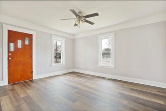 2502 Robinwood Ave in Saginaw, MI - Building Photo - Building Photo