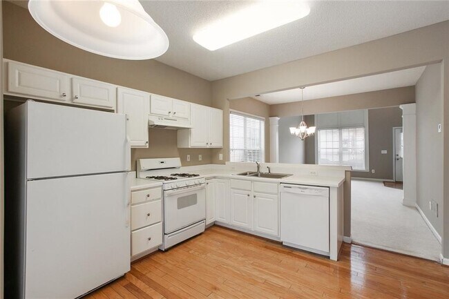 1072 Dunedin Trail in Woodstock, GA - Building Photo - Building Photo