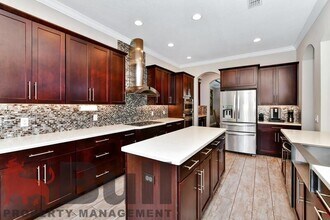 8233 Canetti St in Orlando, FL - Building Photo - Building Photo