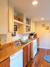 2526 Larkins Wy in Pittsburgh, PA - Building Photo - Building Photo