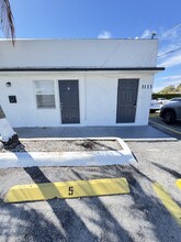 1113 19th Ave N, Unit 5 in Lake Worth Beach, FL - Building Photo - Building Photo