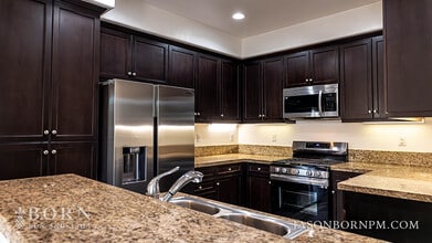 41 Secret Hollow Ln in Thousand Oaks, CA - Building Photo - Building Photo